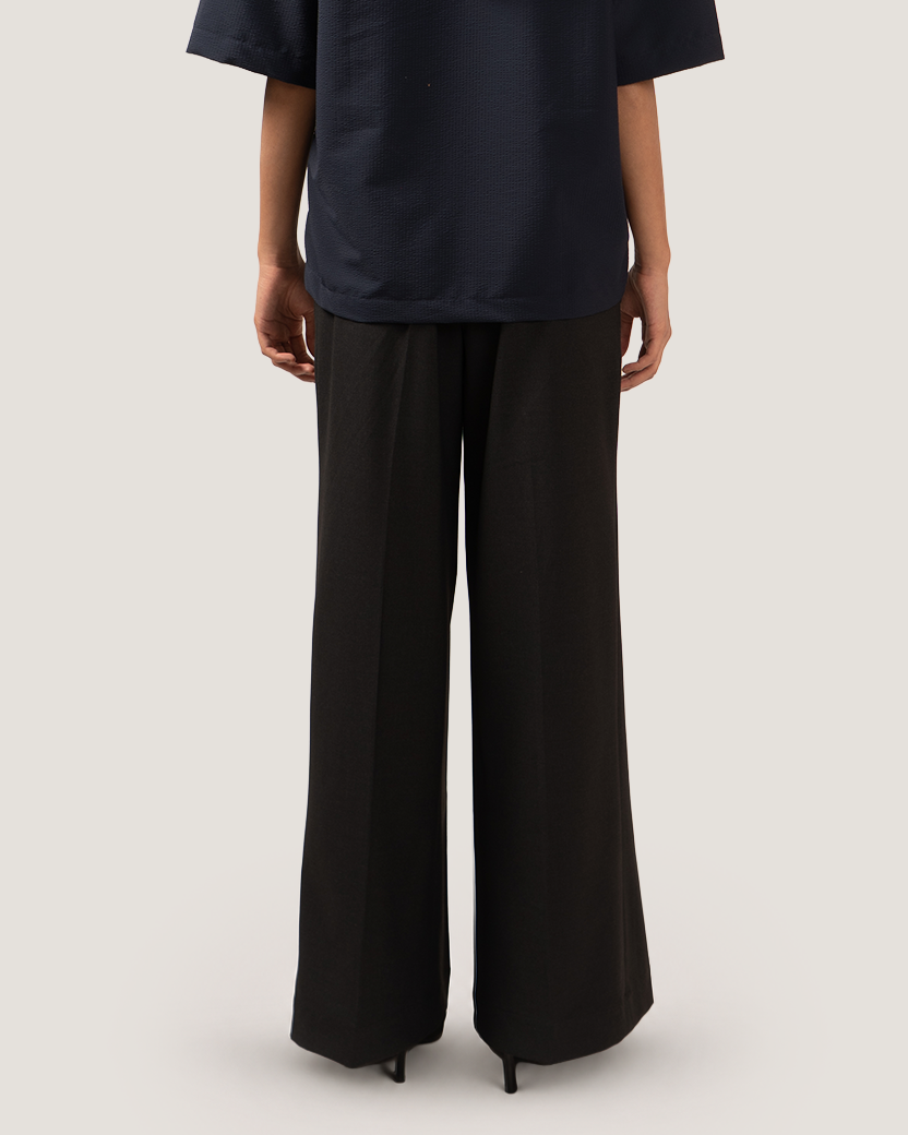 WADE | Carbon Black Wide-Leg Pleat Trouser