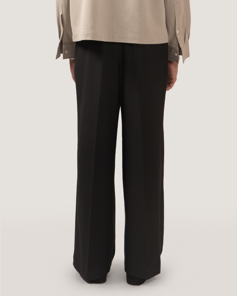 WADE | Carbon Black Wide-Leg Pleat Trouser