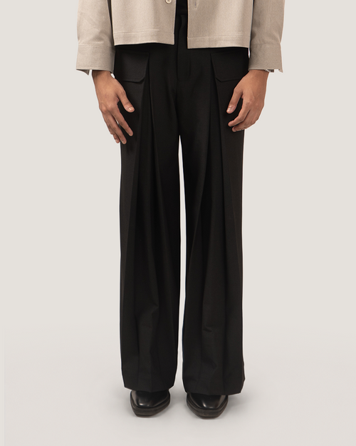 WADE | Carbon Black Wide-Leg Pleat Trouser