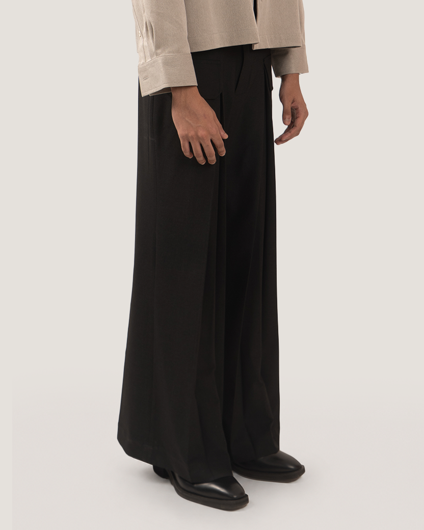 WADE | Carbon Black Wide-Leg Pleat Trouser